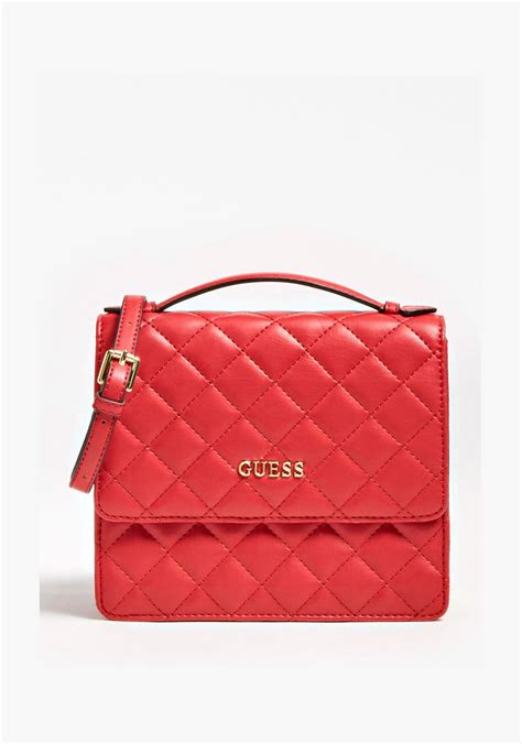 bolso rojo de charol guess imitación